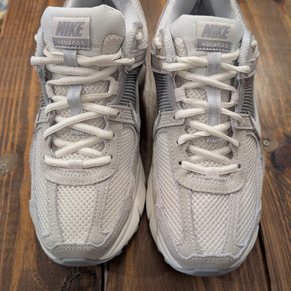 Nike Zoom Vomero 5 Women's